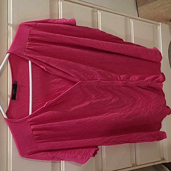 Studio Fuschia Button Down VNeck Tee - Picture 1 of 3